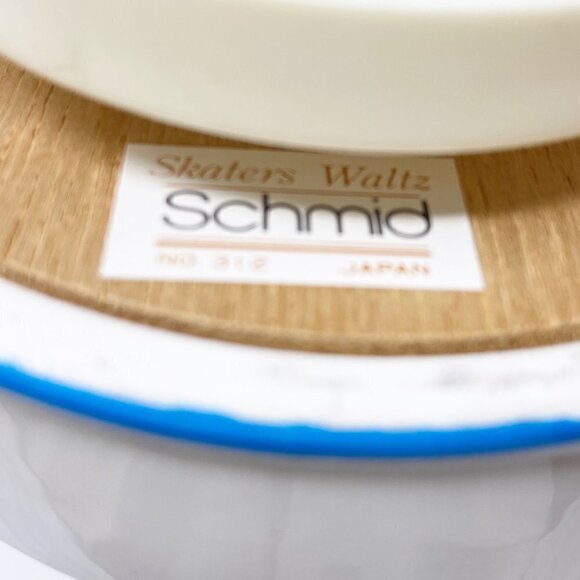 WALT DISNEY PRODUCTIONS | Mickey Mouse Thumper Skater's Waltz Music Box - Picture 10 of 11